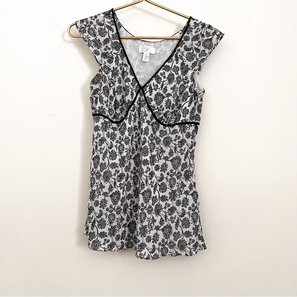 COPY - Anne Taylor Loft size 10 blue, white and black floral blouse